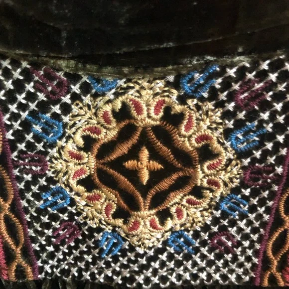 Embroidered Velvet Women's Top - Picture 4 of 7